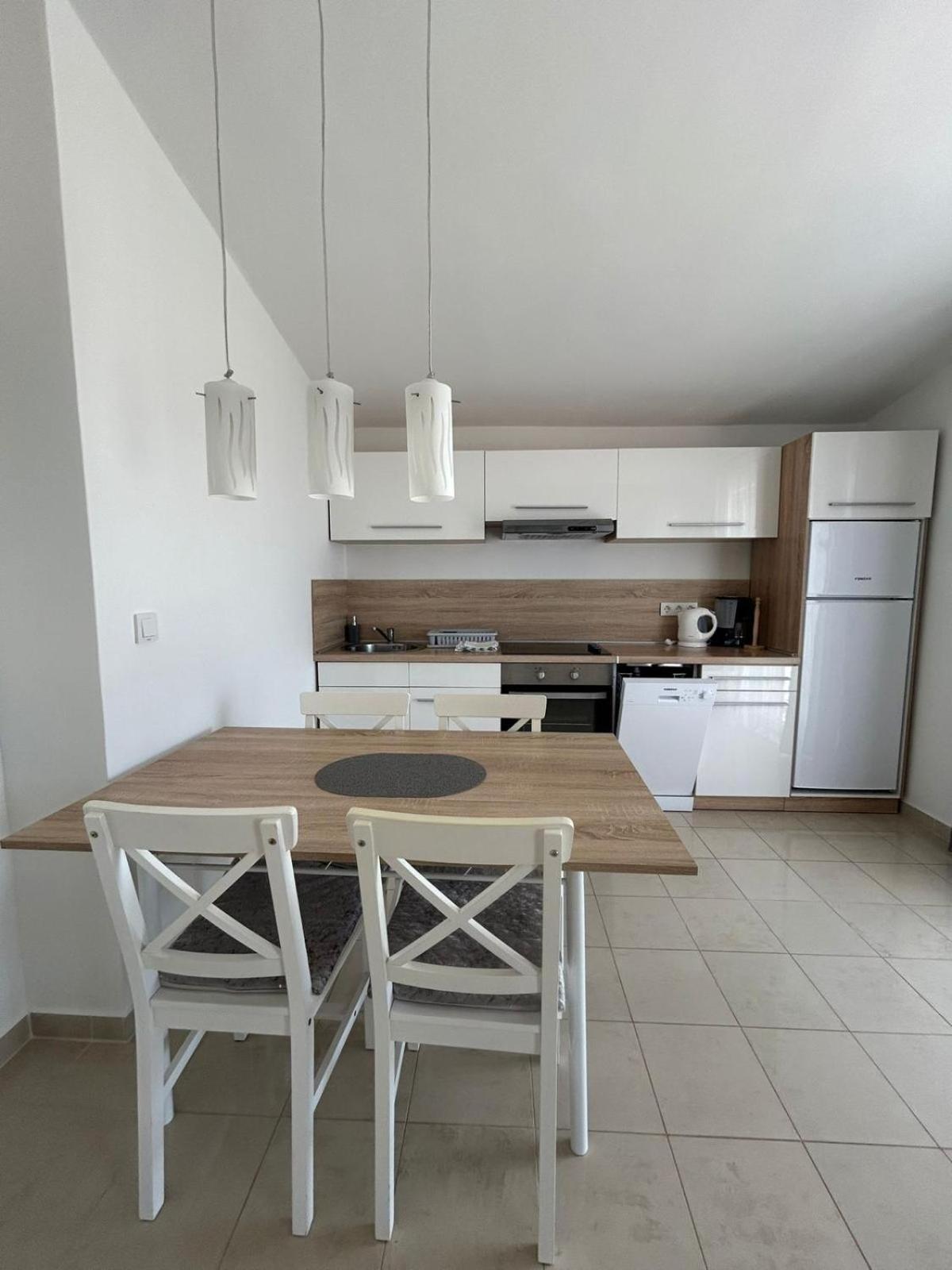 Apartman Lorna Турань Экстерьер фото