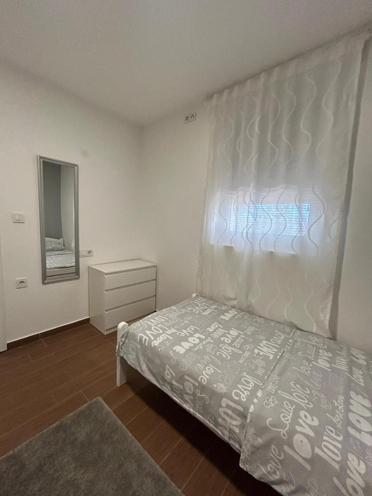 Apartman Lorna Турань Экстерьер фото